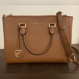 Michael Kors Handbag - Spacious, Classy, No Flaws, Excellent Condition